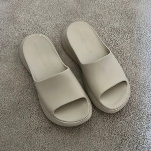 Zara rubber slippers size 39